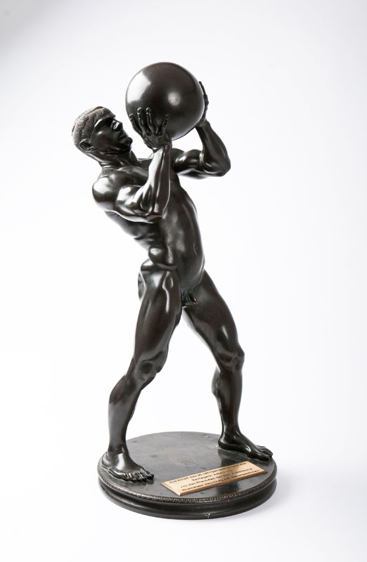 Bronze-Plastik 'Kugelstemmender Athlet'