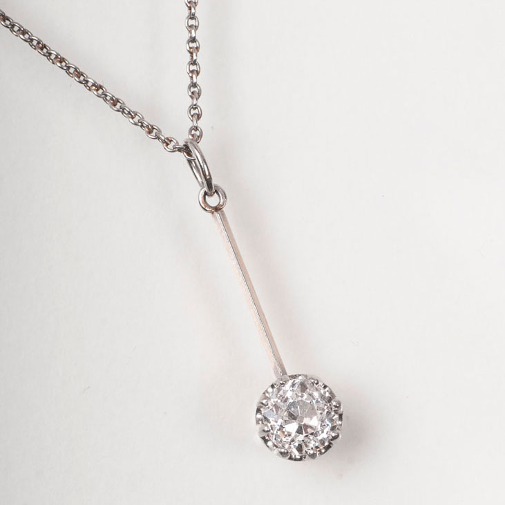 An Art-Nouveau necklace with an old cut diamond