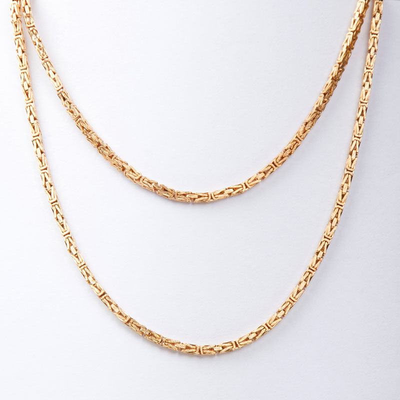 A golden necklace 'Königskette'