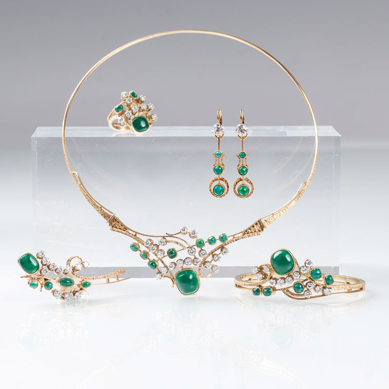 An extraordinary, highquality emerald diamond parure