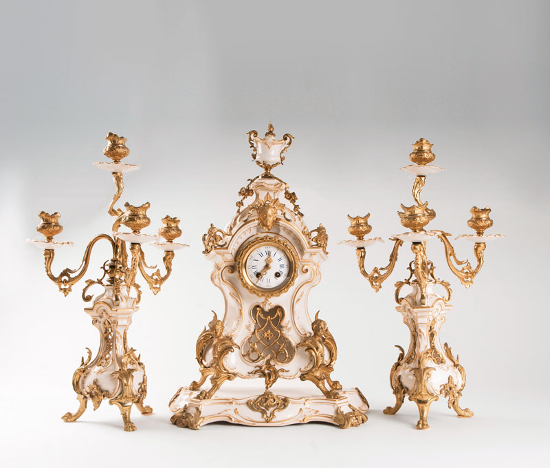 An exceptional Seger-porcelain fireplace set