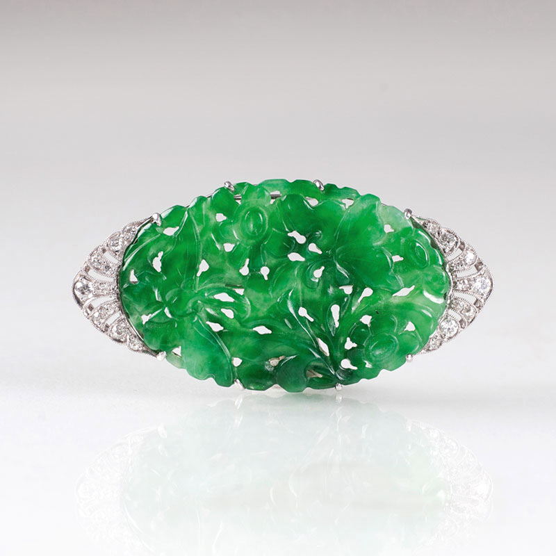 An Art Déco brooch with fine jade and diamonds