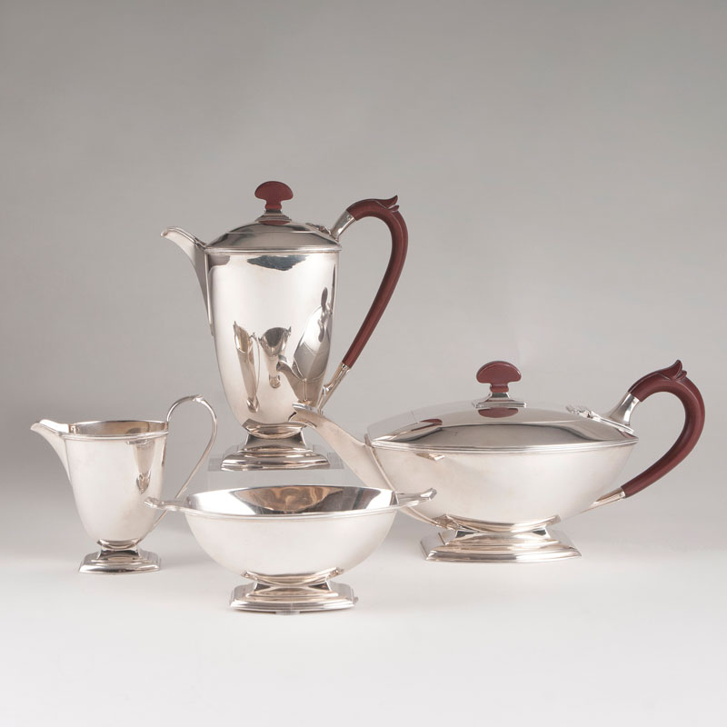 Adie Brothers Ltd. - An Art Deco cooffee- and tea set An Art Deco cooffee- and tea set