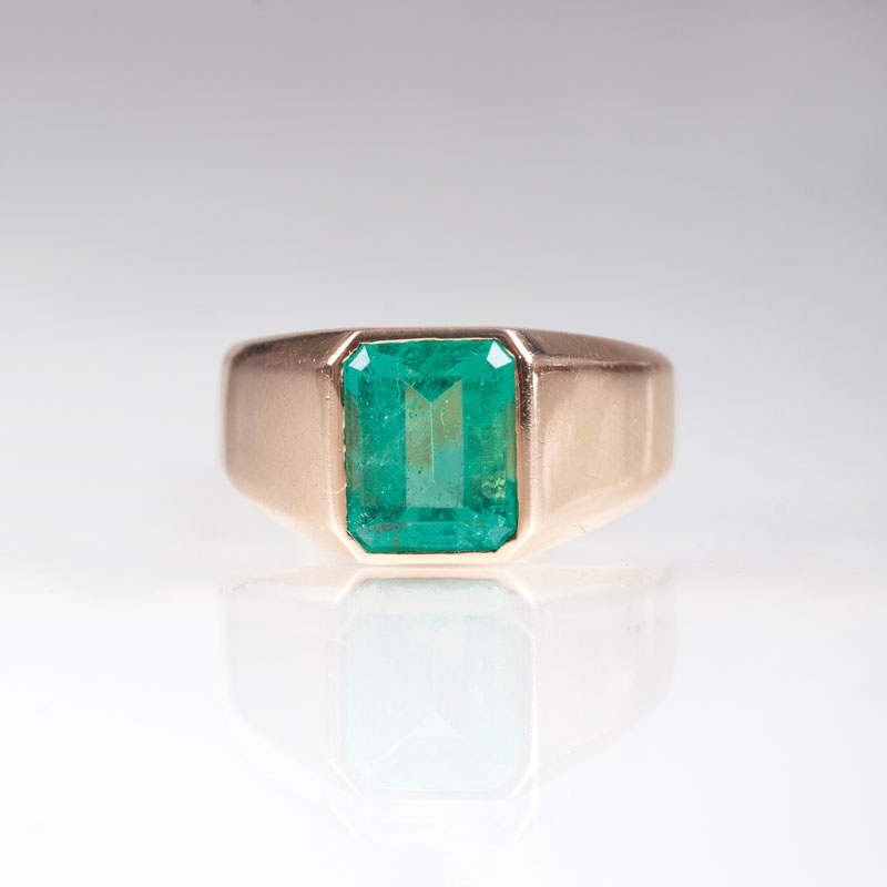 An emerald ring