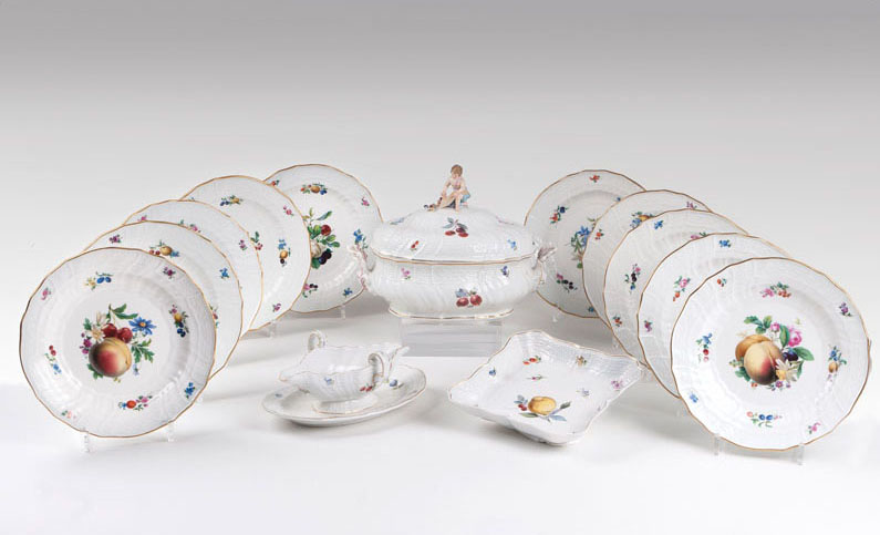 - A partial dinner service 'Neubrandenstein' with brilliant fruit painting A partial dinner service 'Neubrandenstein' with brilliant fruit painting