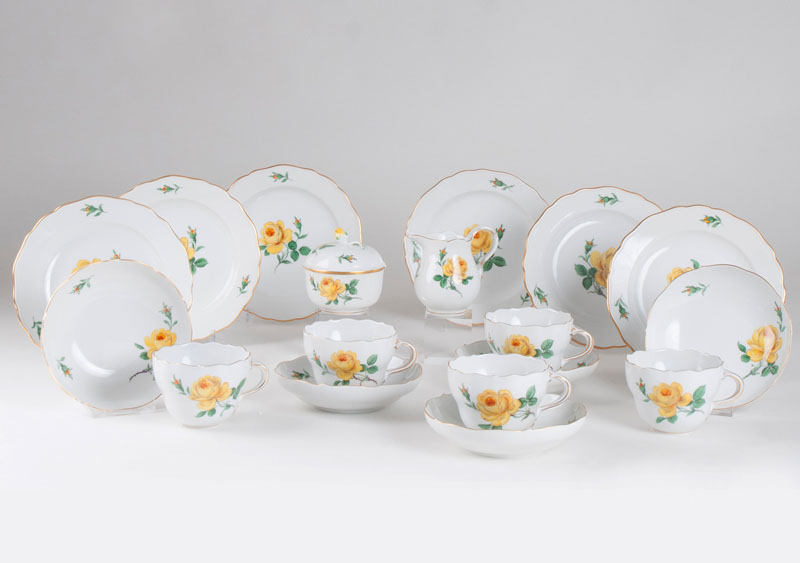 A set of 8 coffee covers 'Yellow Rose'
