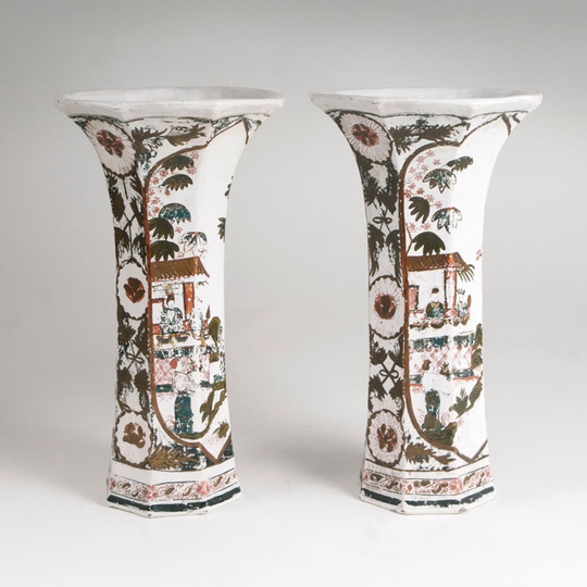 A pair of rare Ansbach flute-shaped vases with Chinoiserie