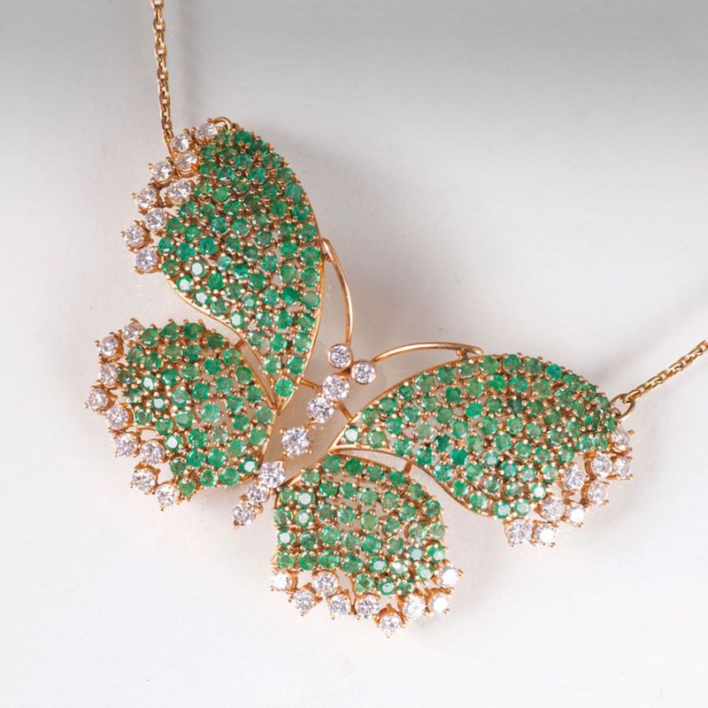 An extraordinary Vintage pendant 'Butterfly' with emeralds and diamonds
