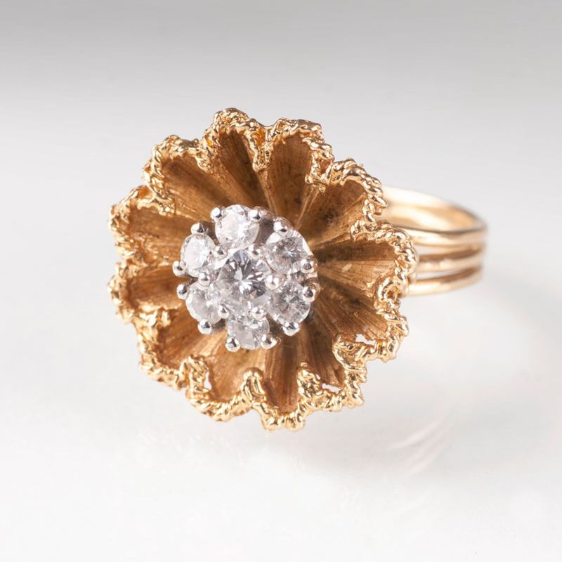 A flowershaped diamond ring