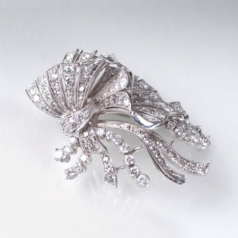 A Vintage diamond brooch