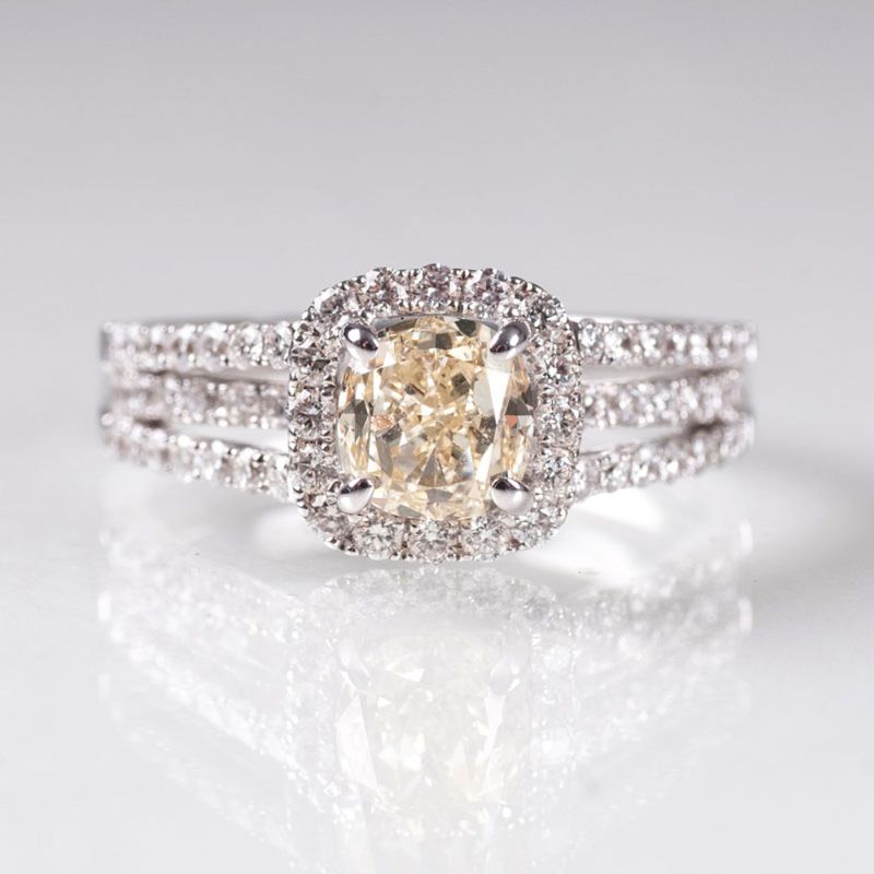 A classical diamond ring