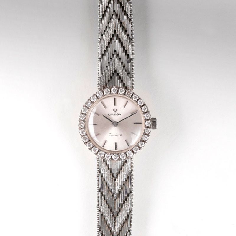 A Vintage lady's watch with diamonds