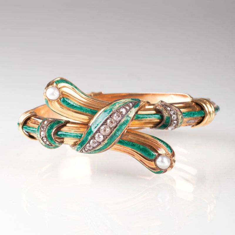 A Fin-de-Siècle enamel bangle bracelet with diamonds and pearls 'Cross Over'