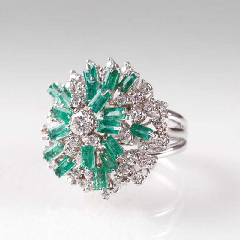 An emerald diamond cocktailring
