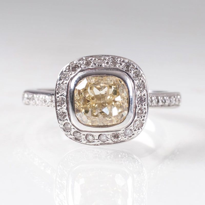 Fancy Diamant-Brillant-Ring