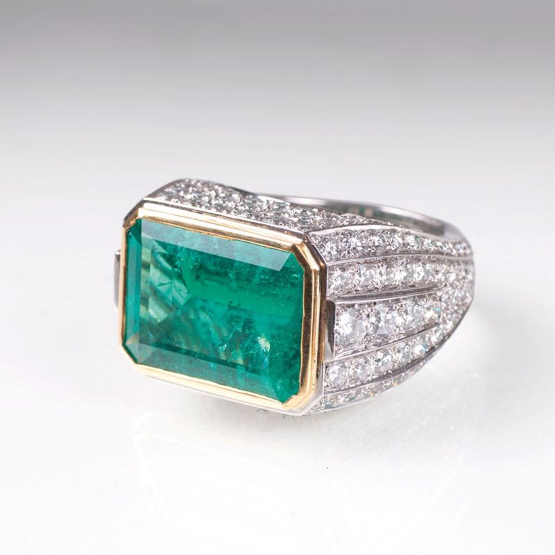 Exzeptioneller Smaragd-Ring mit Brillant-Besatz