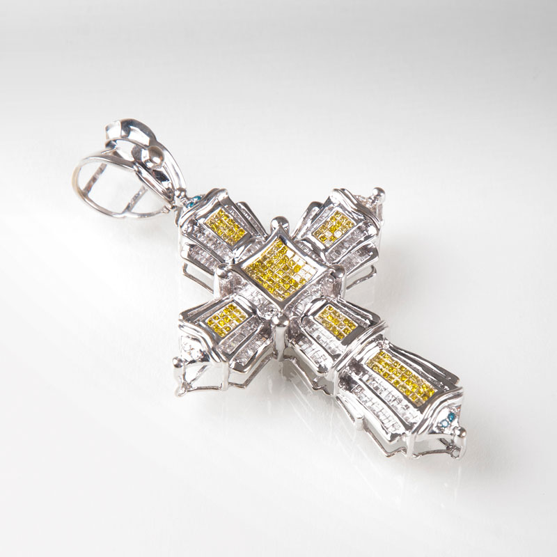 A multicoloured diamond pendant 'Cross'