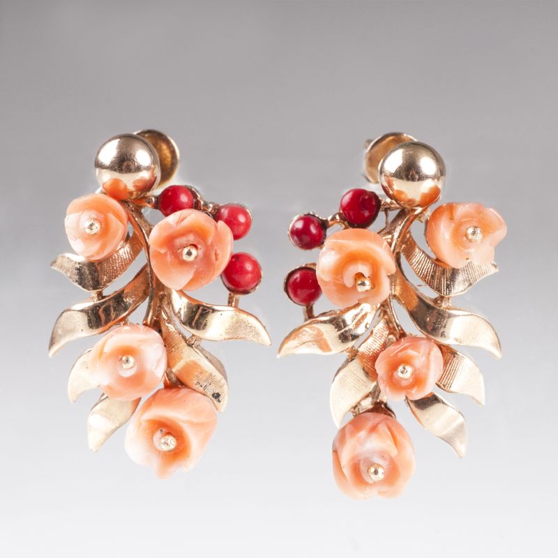 A pair of coral earpendants