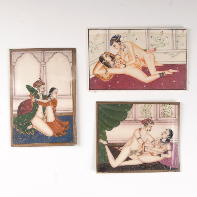 Satz von drei erotischen Elfenbein-Miniaturen