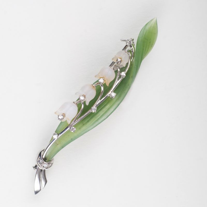 A nephrite diamond brooch 'Lilies of the valley'