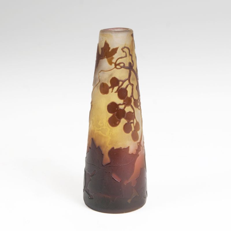 A miniature vase with vine
