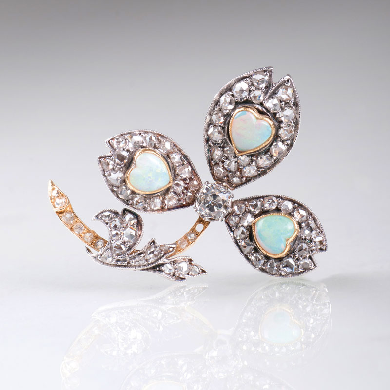 Blattförmige Jugendstil Diamant-Brosche mit Opal-Besatz