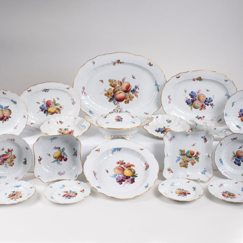 An extensive Meissen Dinner Service with Fruit Painting
