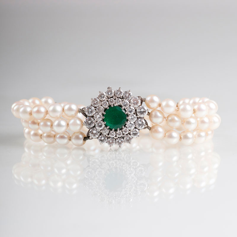 Vintage Perlen-Armband mit großer Smaragd-Brillant-Schließe