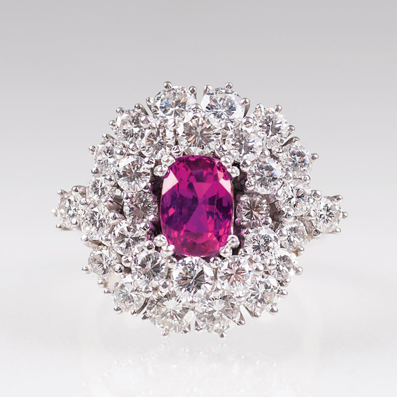 A very fine Vintage diamond ring with a natural ruby
