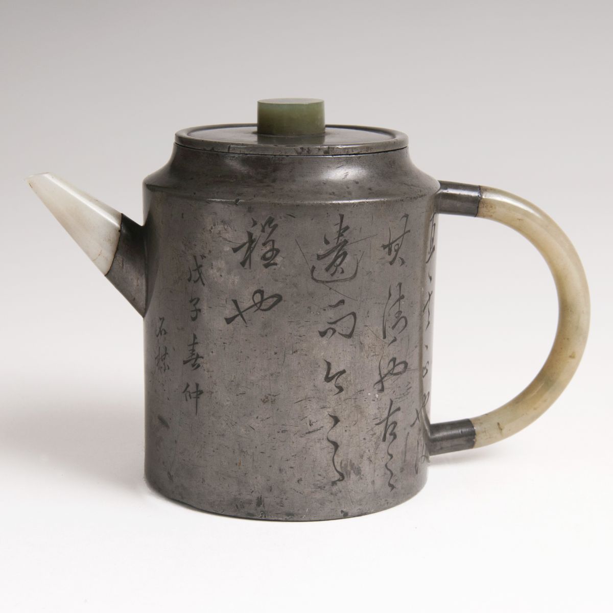 A Chinese pewter pot