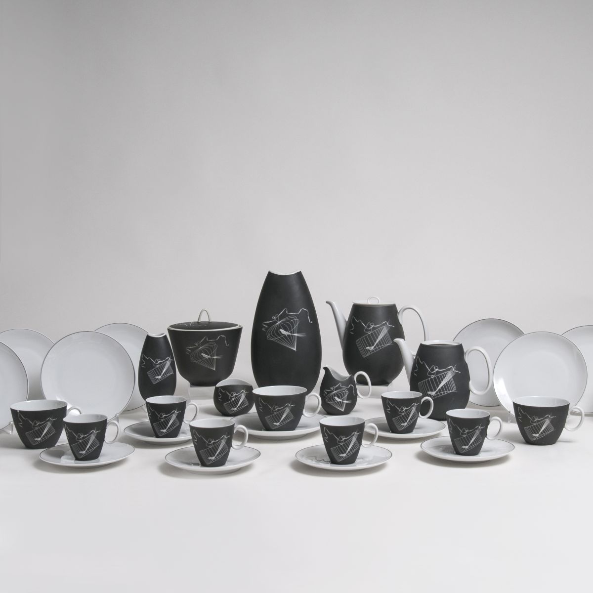 Raymond Loewy - A porcelain part service 'Papageno' A porcelain part service 'Papageno'