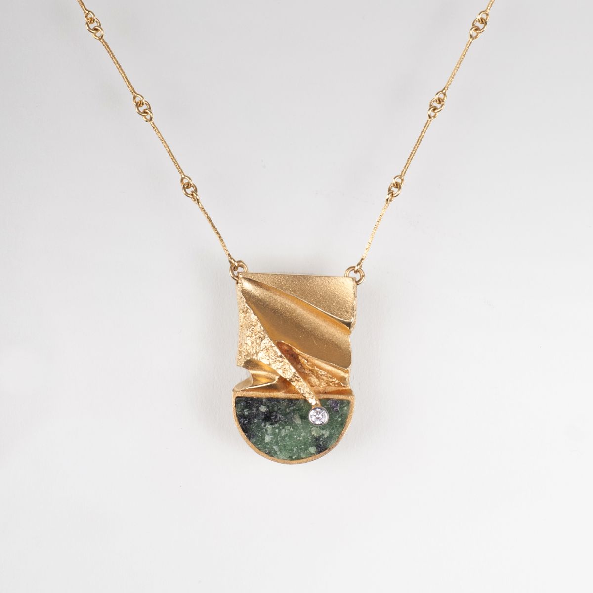 Lapponia - Modernes Collier mit Zoisit-Brillant-Anhänger von Björn Weckström Modernes Collier mit Zoisit-Brillant-Anhänger von Björn Weckström