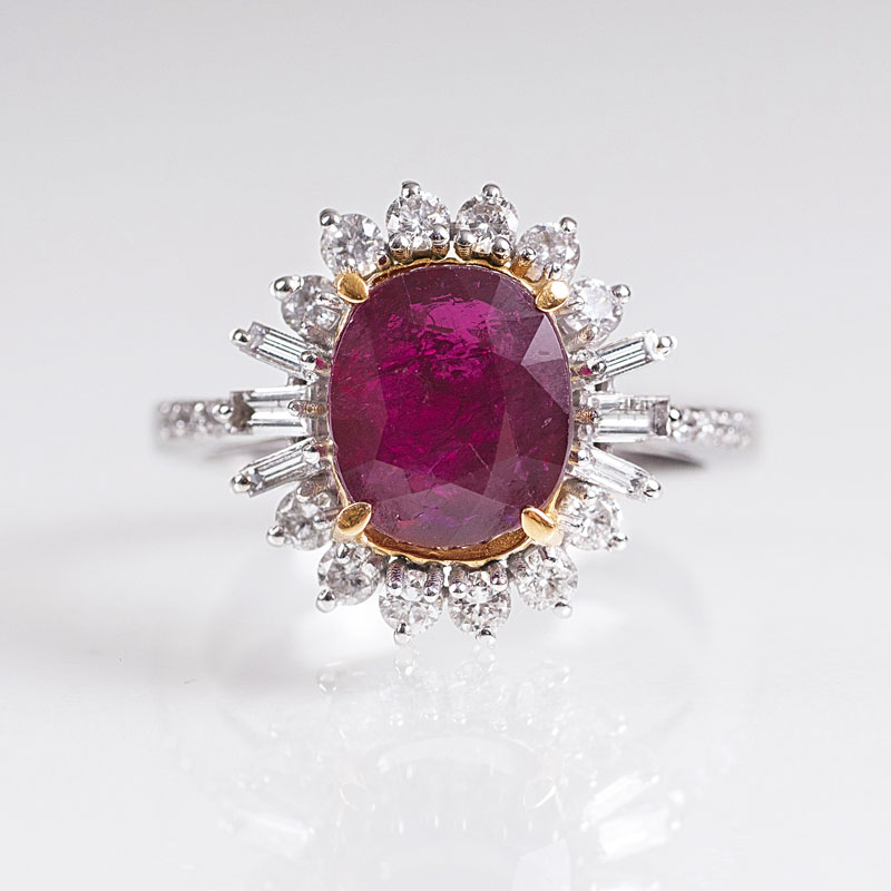 Natürlicher Rubin-Ring mit Diamantbesatz