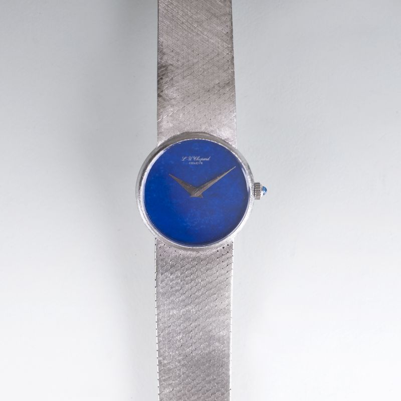 A ladie's wristwatch with lapis lazuli