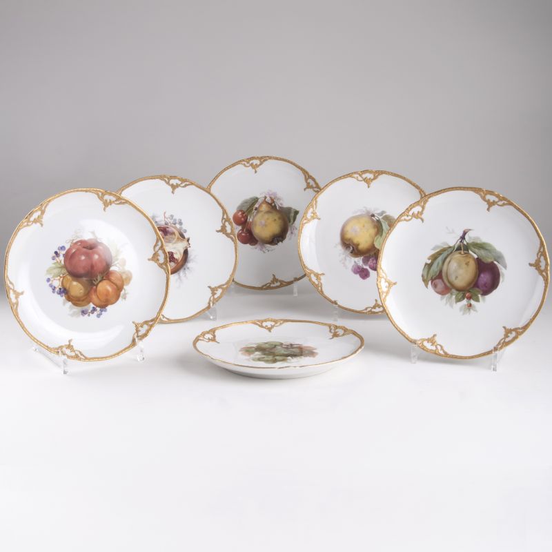 A Set of Six Fruit Plates A Set of Six Fruit Plates