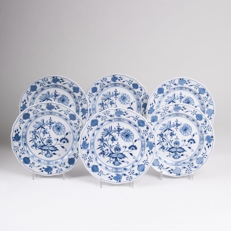 A Set of Six Plates 'Onion Pattern'