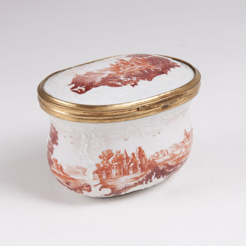 A Snuffbox with Iron-red Landscapes