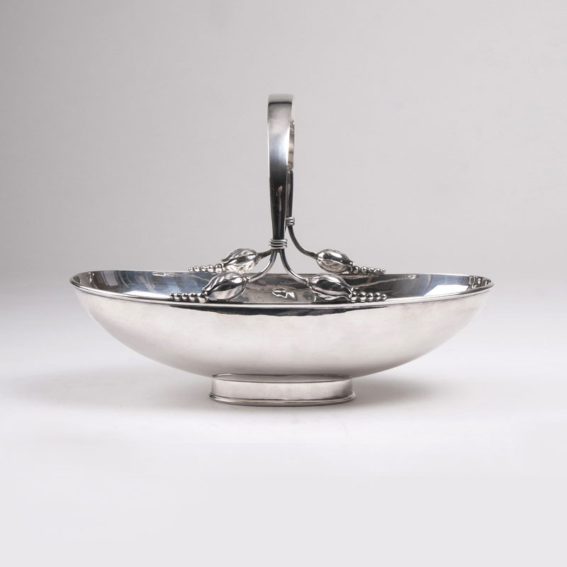 Otto Wolter - An Art-déco Footplate with Handle An Art-déco Footplate with Handle