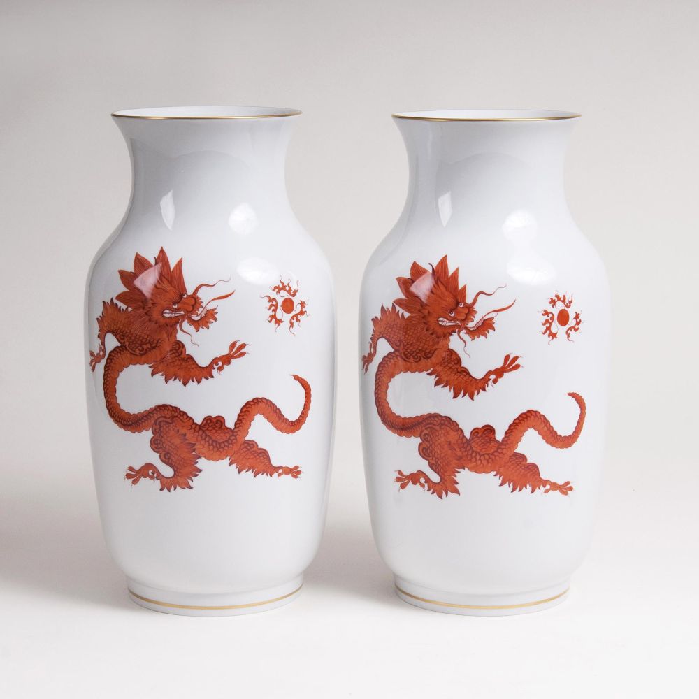 A Pair of Baluster-Shaped Vases 'Ming Dragon'