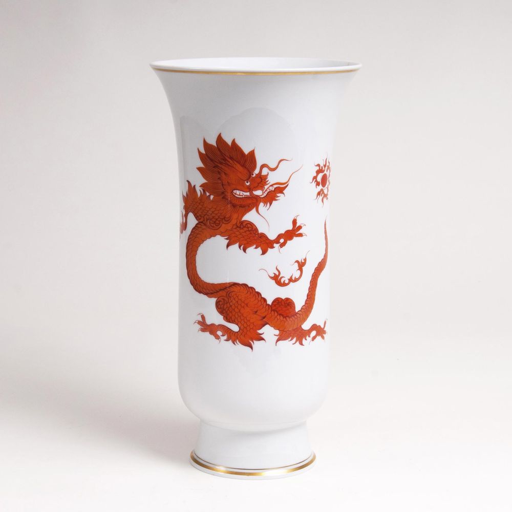 A Trumpet-Shaped Vase 'Ming Dragon'