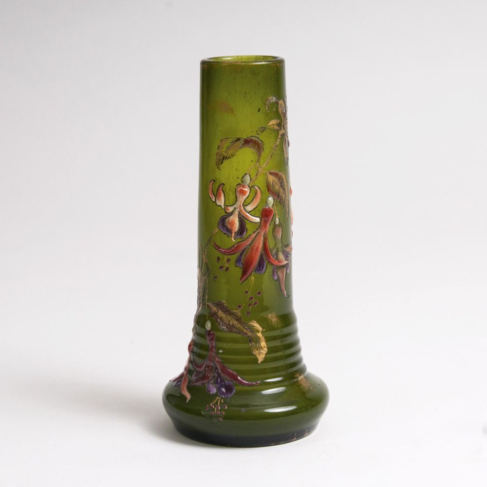 Seltene frühe Vase mit Fuchsien