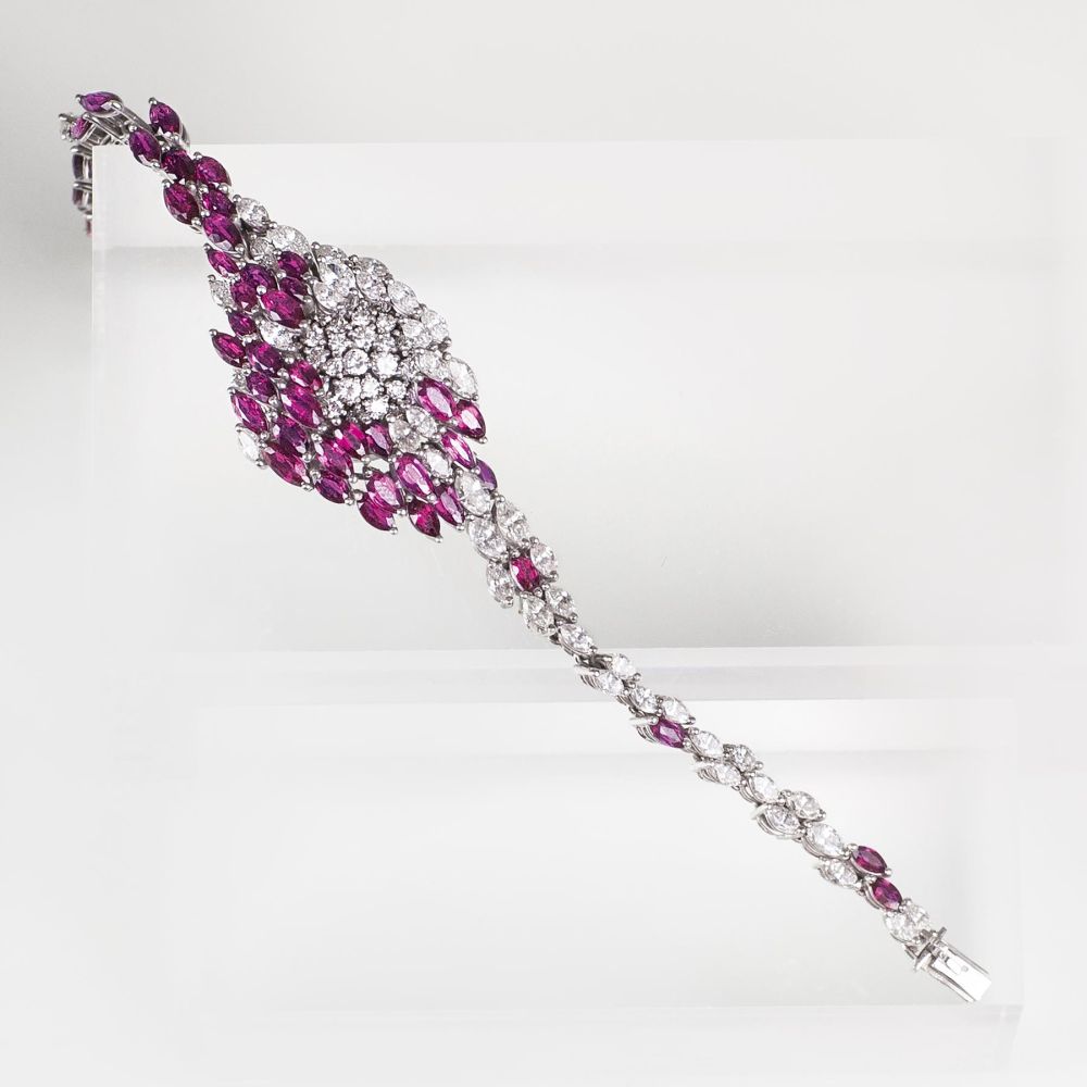 Chopard - Außergewöhnliche Vintage Damen-Armbanduhr mit Rubinen und Diamanten Außergewöhnliche Vintage Damen-Armbanduhr mit Rubinen und Diamanten