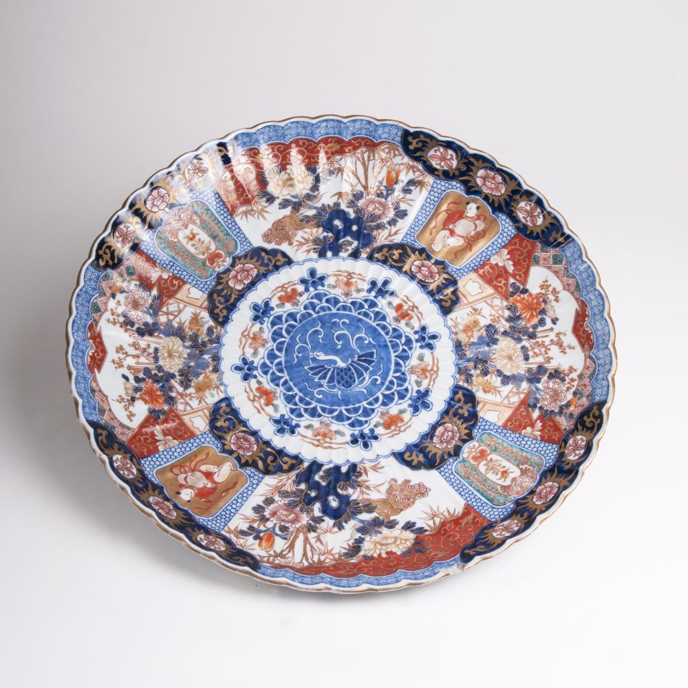 Große dekorative Imari-Platte