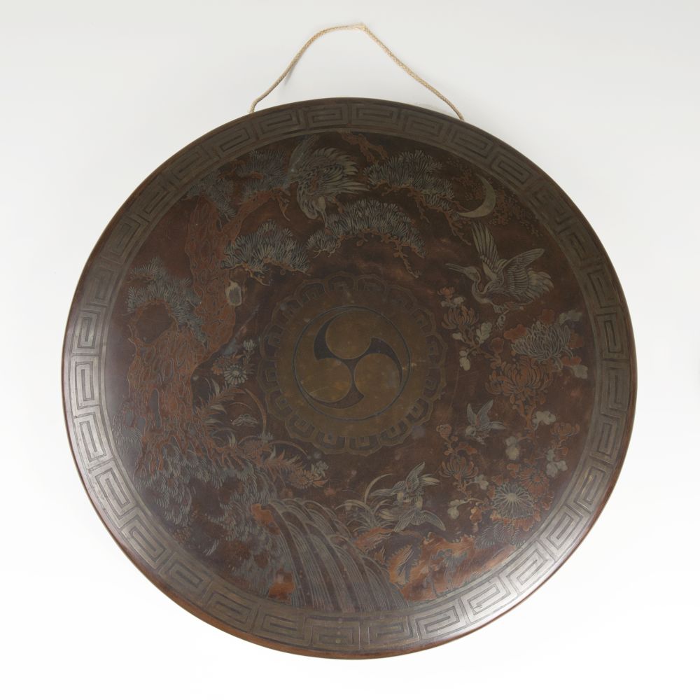Gong mit Tauschier-Dekor