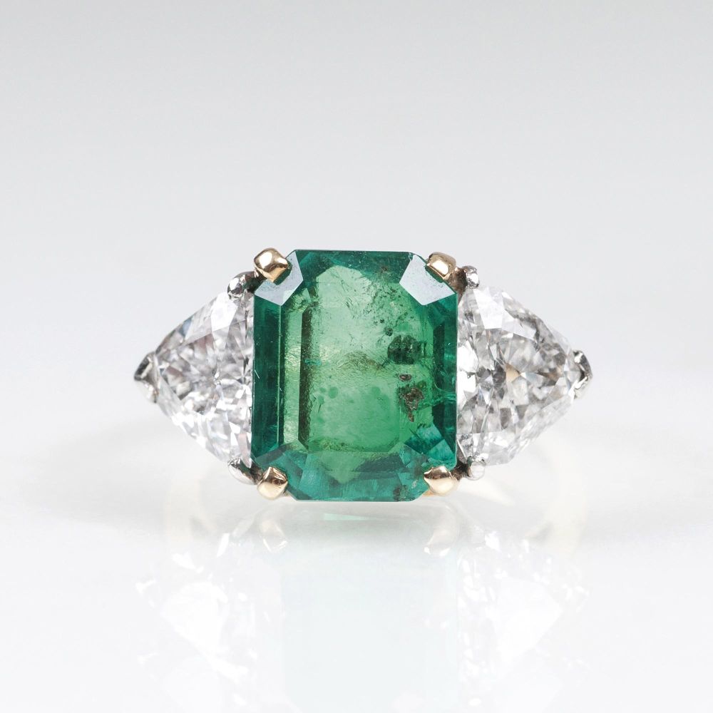 Hochfeiner Smaragd-Ring mit Diamant-Besatz
