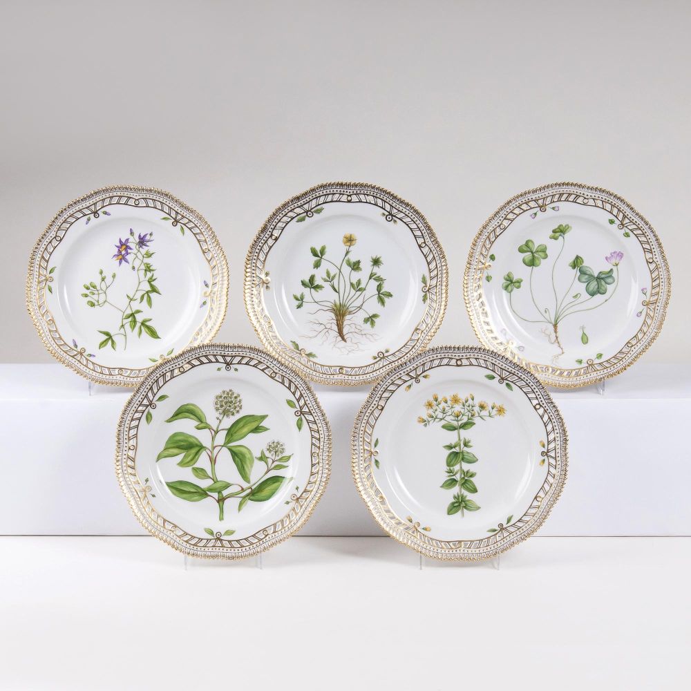 A Set of 5 Pierced 'Flora Danica' Starter Plates