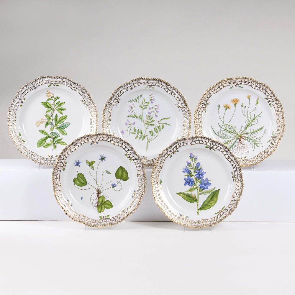 A Set of 5 Pierced  'Flora Danica' Dinner Plates