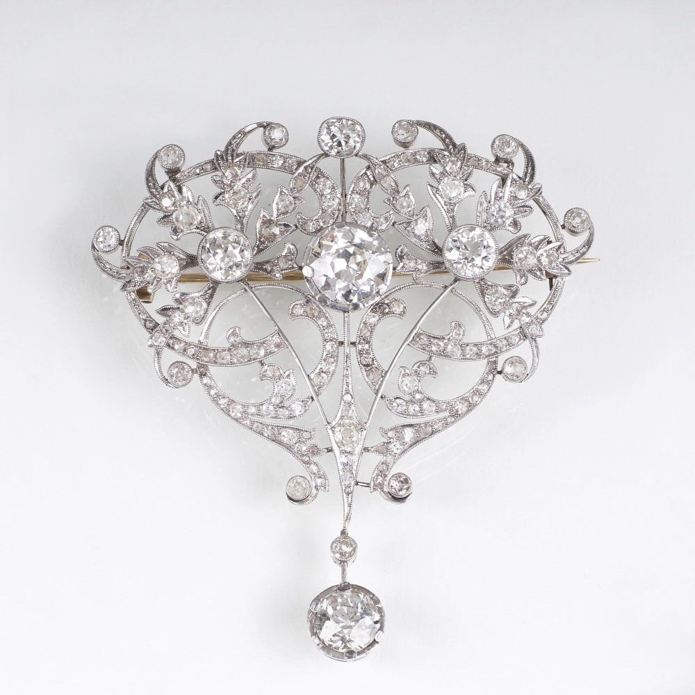 A very fine, highcarat Art Nouveau Diamond Brooch