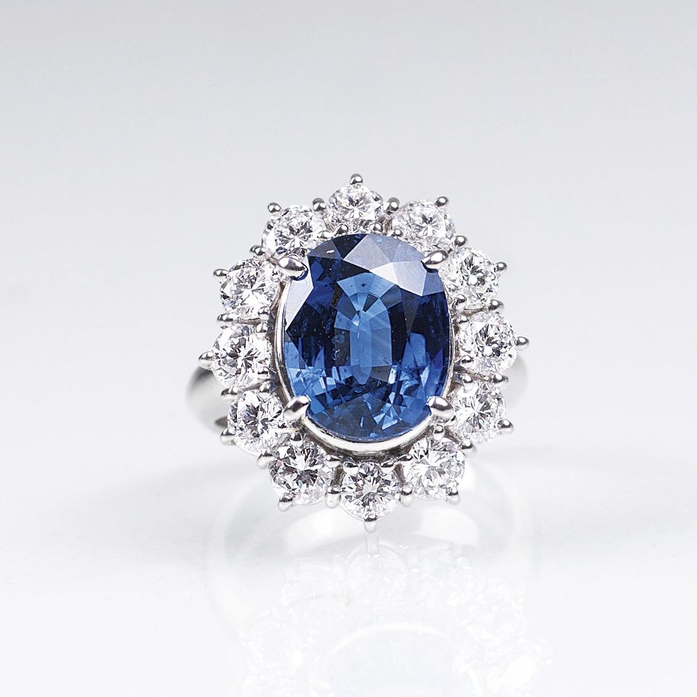 A fine Sapphire Diamond Ring