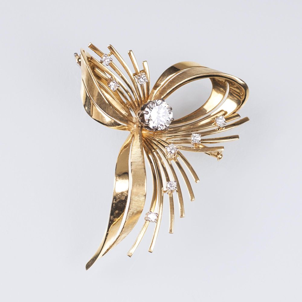 A Vintage Diamond Brooch with Solitaire